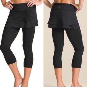 Athleta 2 in 1 capris and skirt